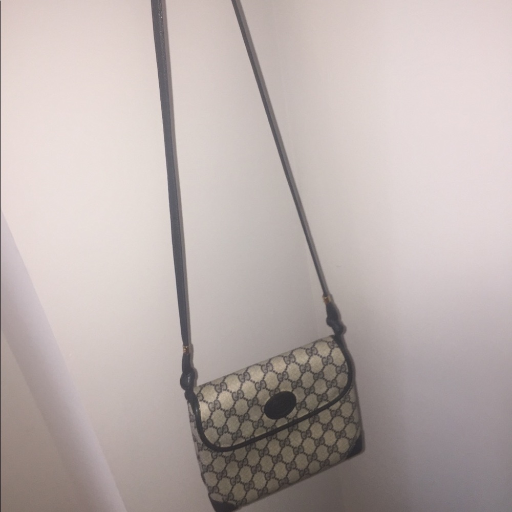 Authentic Gucci crossbody Bag